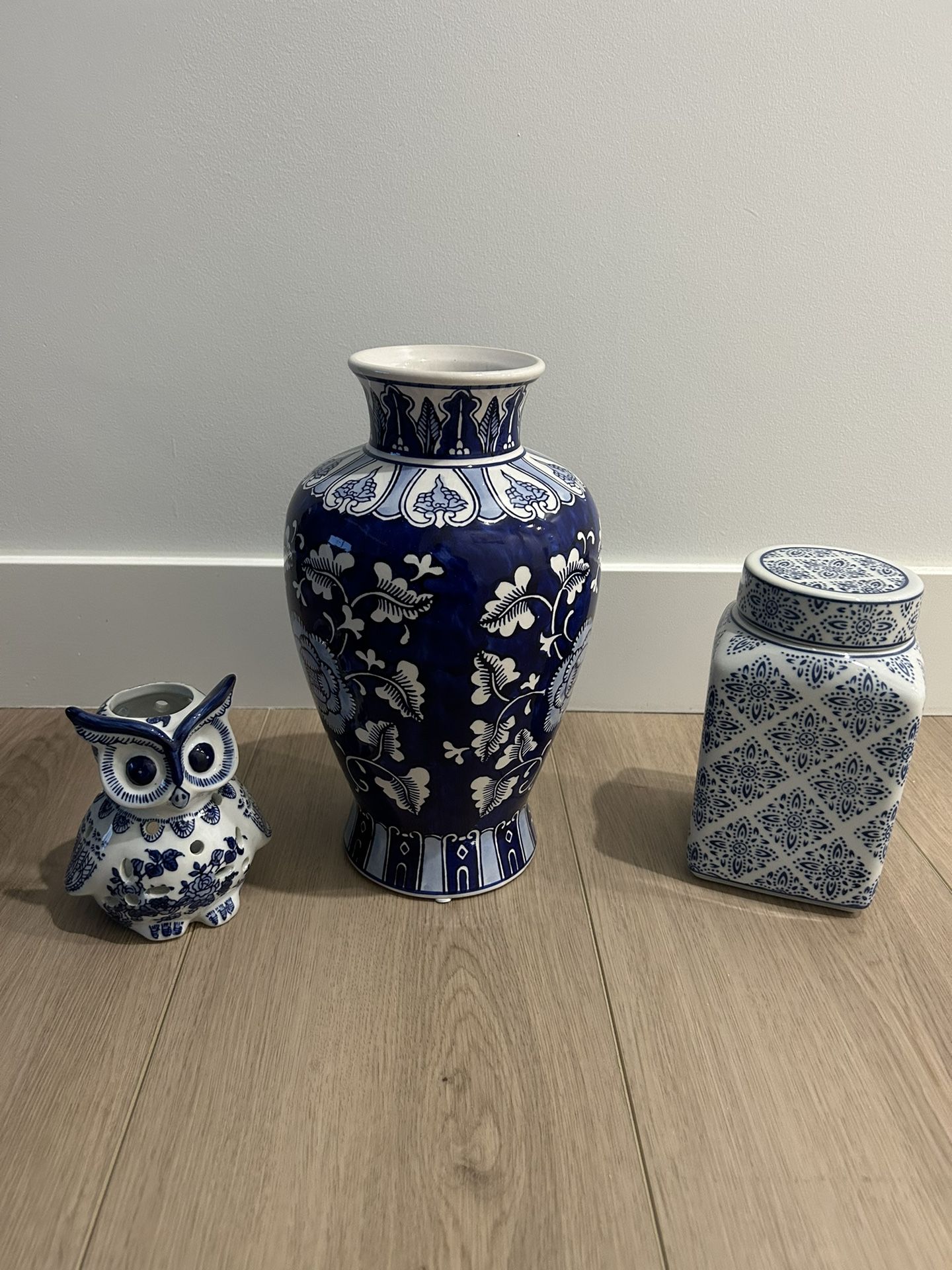 White And Navy Dark Blue Ceramic Vase Decor Owl Candle Holder