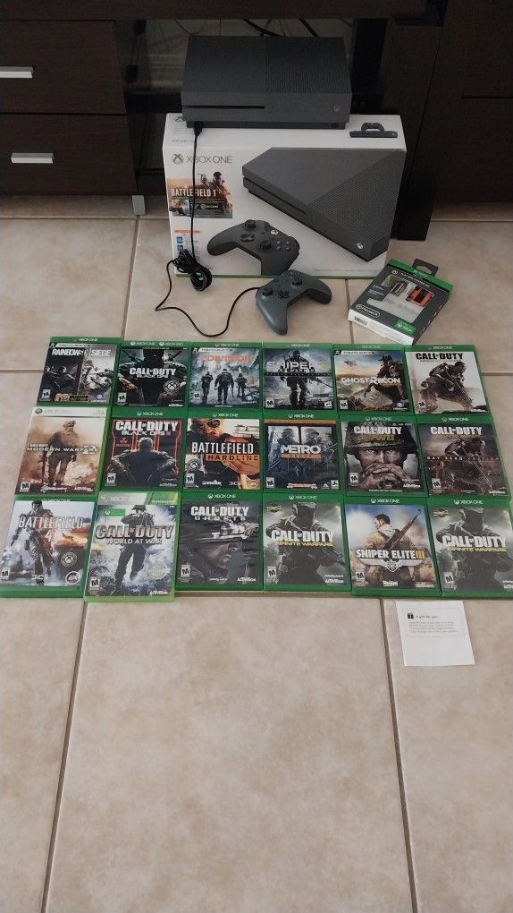 X Box One, 18 War Games, Controller All In Great Condition