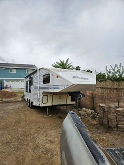 5th wheel trailer