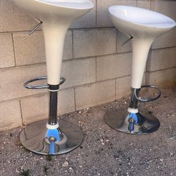 Bucket Chrome Pedestal Bar Stool 