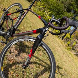 Specialized Cruz Sport Carbon 105 Cross Gravel Bike