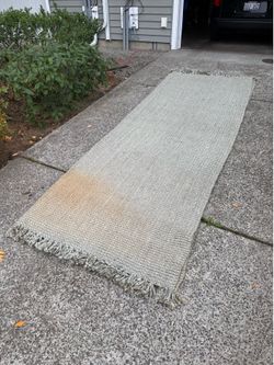 Free throw rug