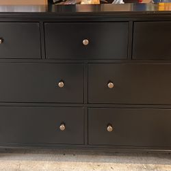 Black 7-Drawer Dresser