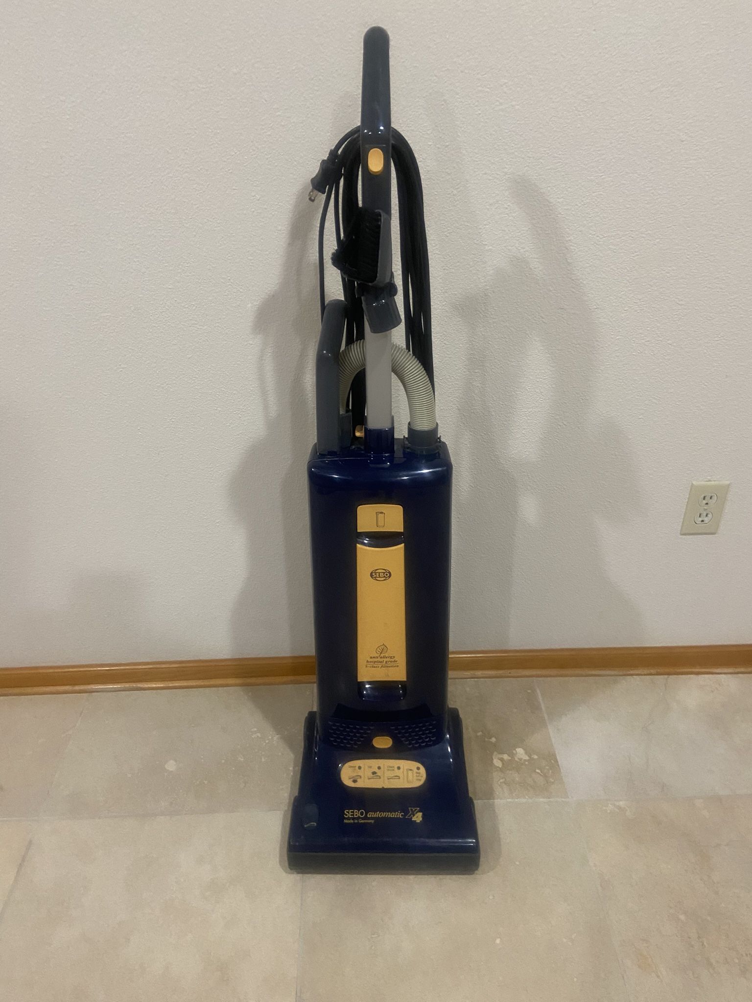 Sebo Automatic X4 Vacuum Cleaner
