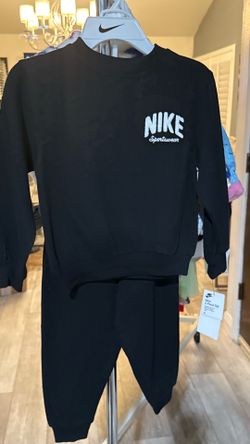 Nike Kids 2-Piece Tracksuit Set - Size 4T - New with Tags