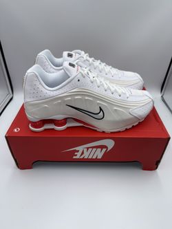 Nike Shox White/Red – Size 7Y (fits Women’s 8.5)