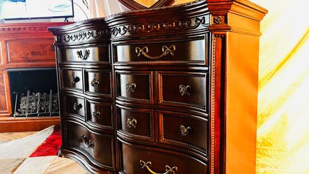 Eight drawer with mirror, Disney dresser