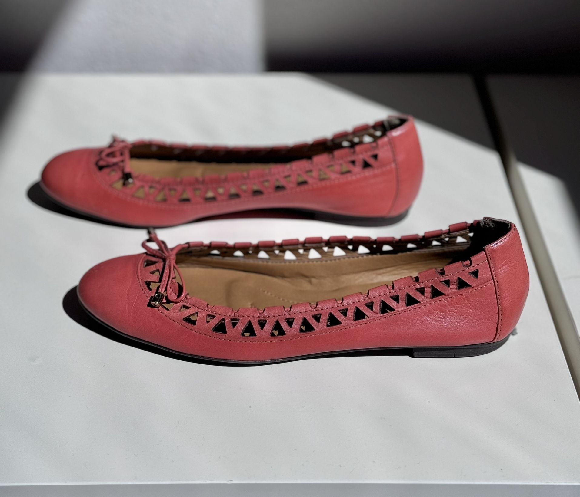 Salmon Color Flat Shoes. Size 8. Worn Only 1 Time. Beautiful Delicate Design.