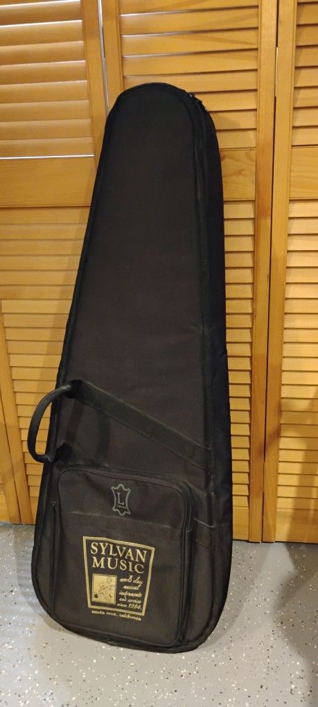 Like New Levy's CAXP7 Guitar Gig Bag. Sylvan Music Santa Cruz.