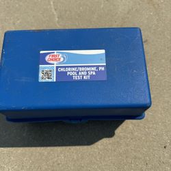 First choice CHLORINE/BROMINE, PH POOL AND SPA TEST KIT