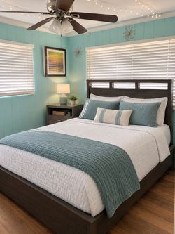 Queen Bedroom Set (5 piece)