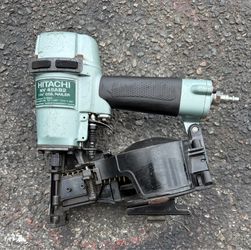 HITACHI NV45AB2 Coil Roofing Nailer, 7/8" to 1-3/4"