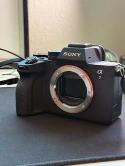 Like New - Sony a7 IV - Bory and accessories
