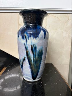 Vintage Bill Campbell drip soft lavender and blue drip glaze pottery vase 9”