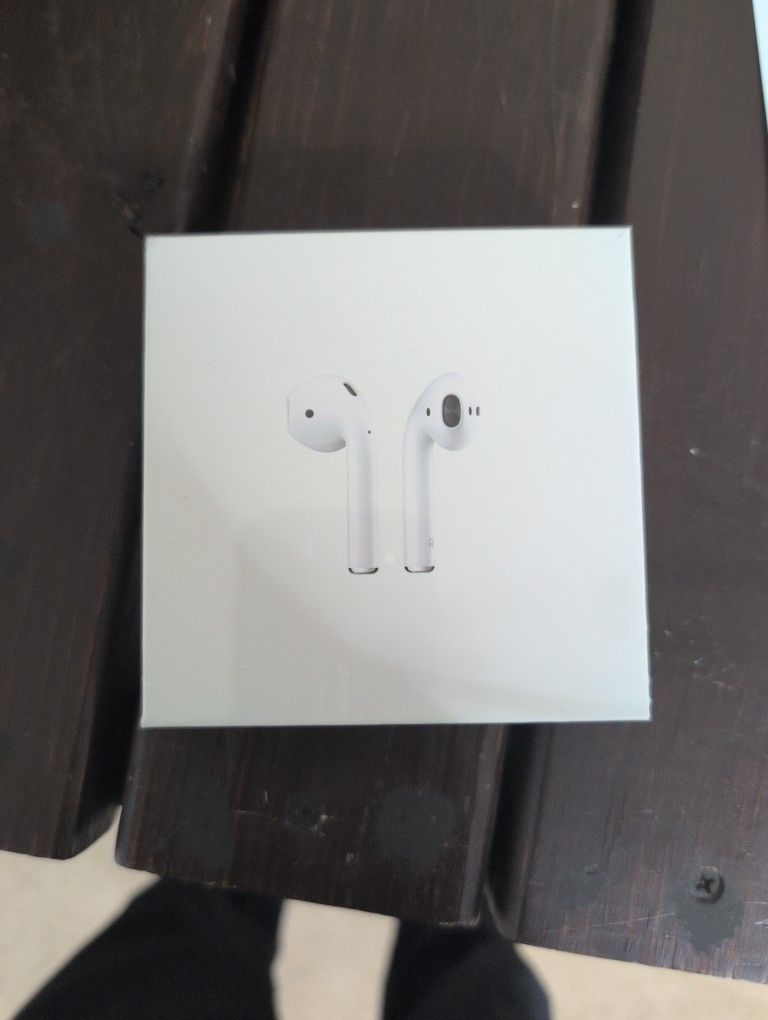 Brand New Apple Airpods With Wireless Charging Case