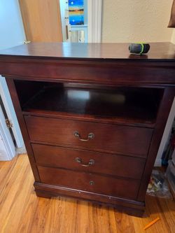 Dresser