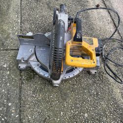 DEWALT DW703 Heavy Duty 10-Inch Compound Miter saw
