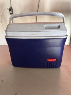 Rubbermaid Small Ice Chest