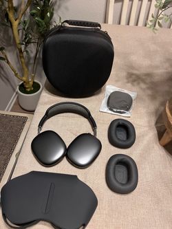 Apple AirPods Max 1st gen
