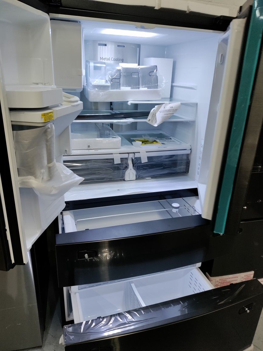 Samsung 4 Door French Door Refrigerator 36'wide, New Scratch And Dent