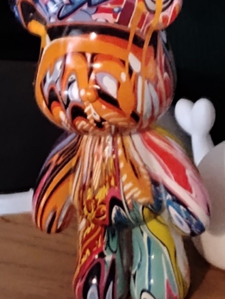 Coniuty Graffiti Bear