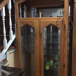 Western Style Curio Cabinet With Lights And Mirror Top For Bottles 