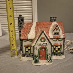 Vintage Santa Claus house w/lights