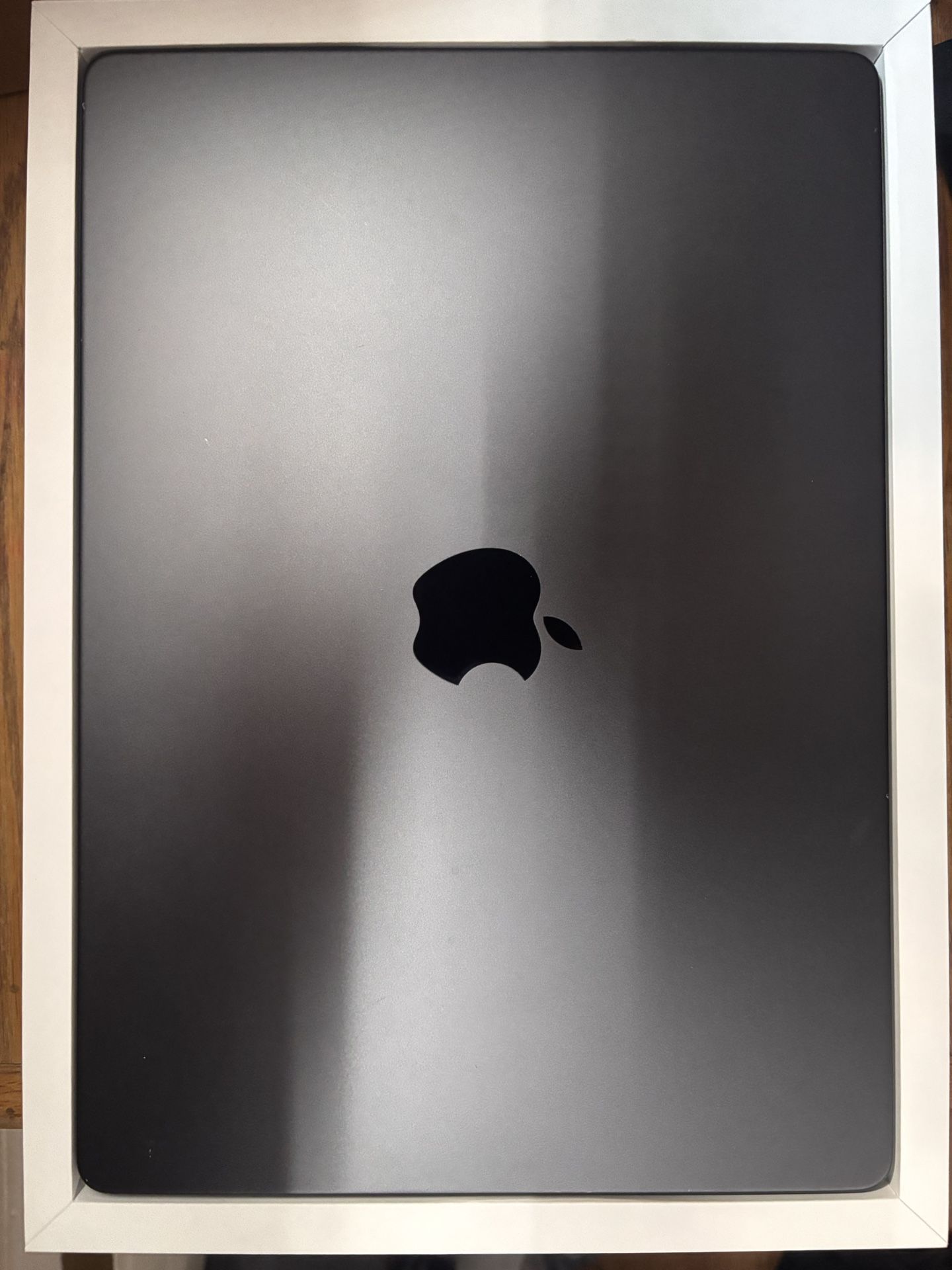 MacBook Pro 14” (M3 Pro, 18GB RAMi, 512GB SSD)