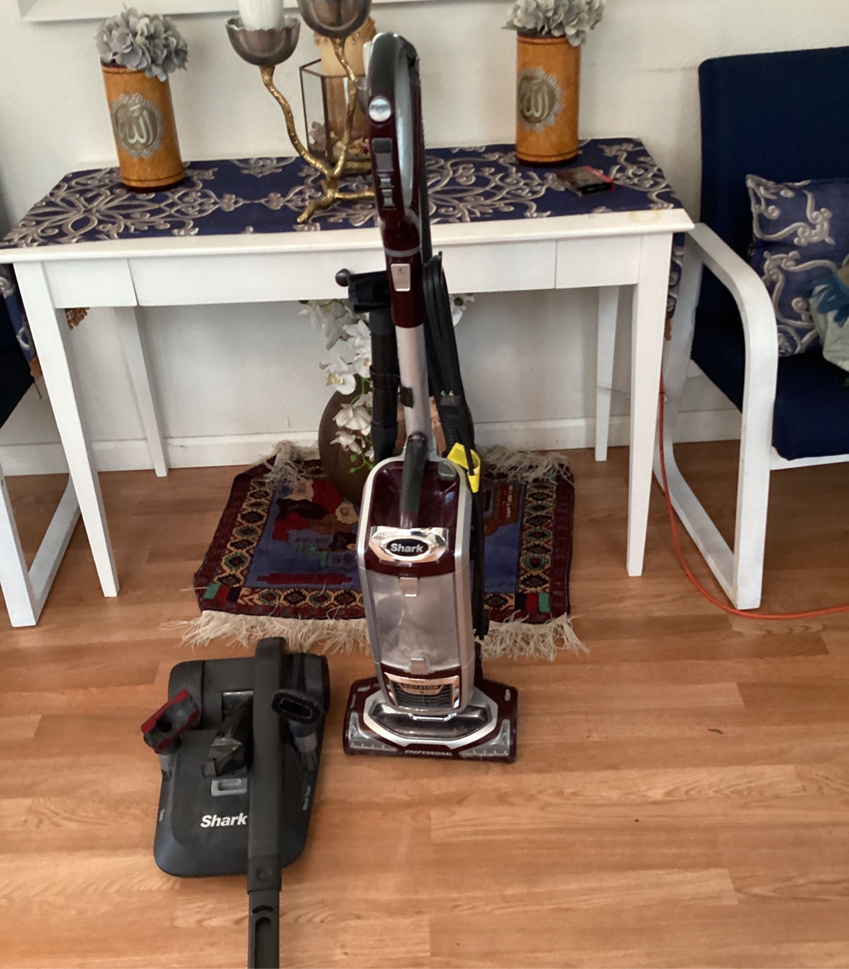 Shark vacuum cleaner, new model never new section all the attachment is include works perfect excellent condition