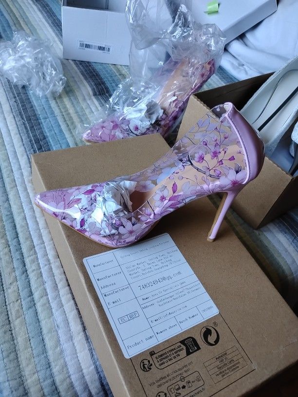 Brand New Never Worn Size 6 Womens 5 Inch Heels