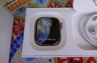 Apple Watch Series 10 – 42mm Titanium (Excellent Condition)