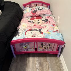 Brand New Toddler Bed With Bedding 