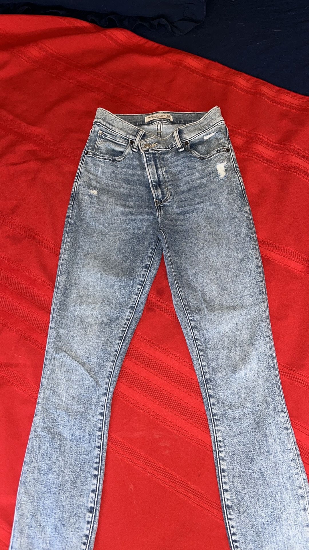 $13 Size 24/00 Distressed Jeans