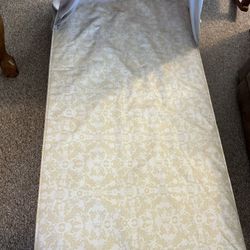 Crib mattress and sheet