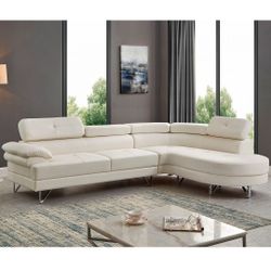SECTIONAL COUCH// FINANCING AVAILABLE 