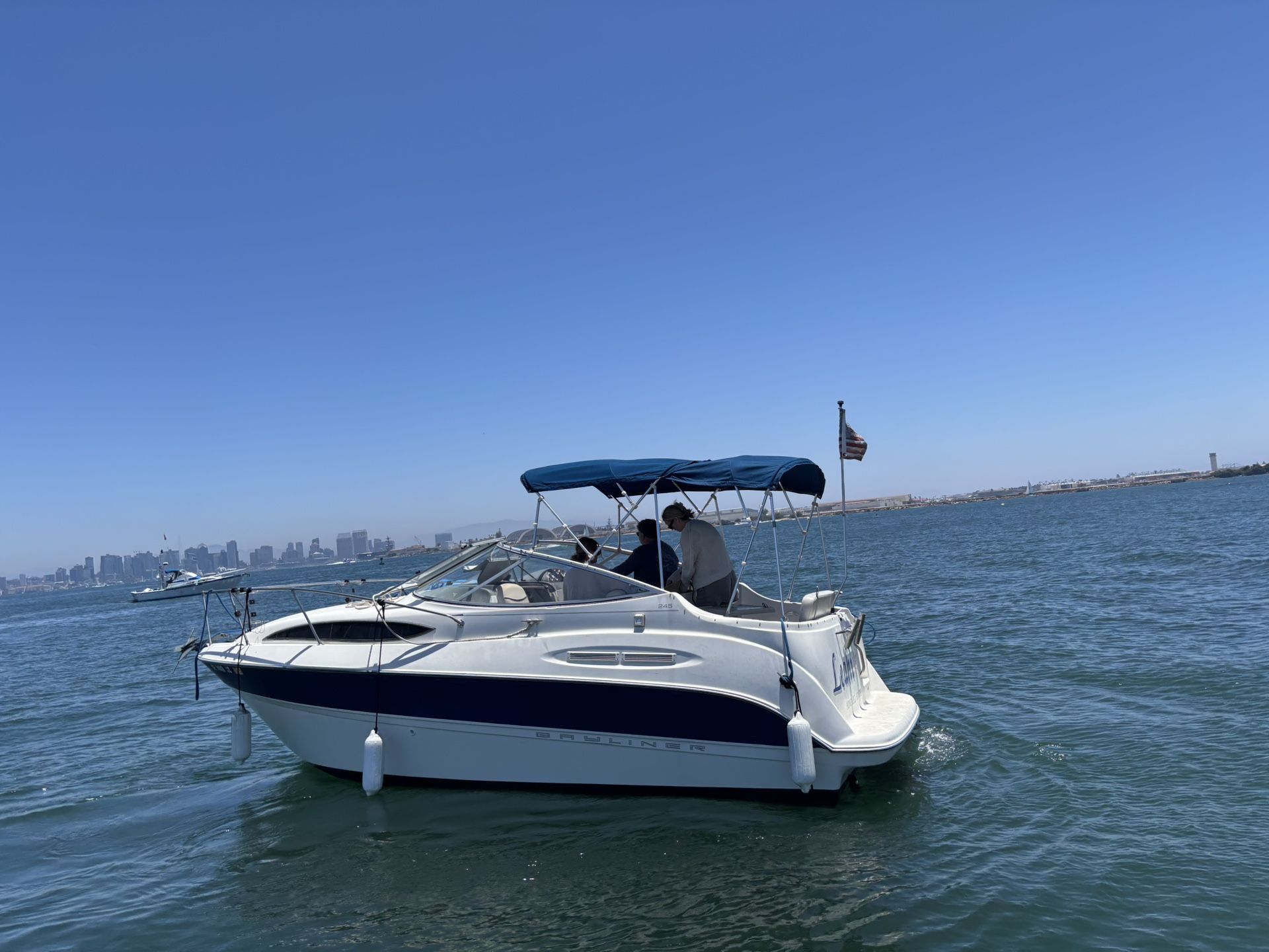 2005 Bayliner 245s