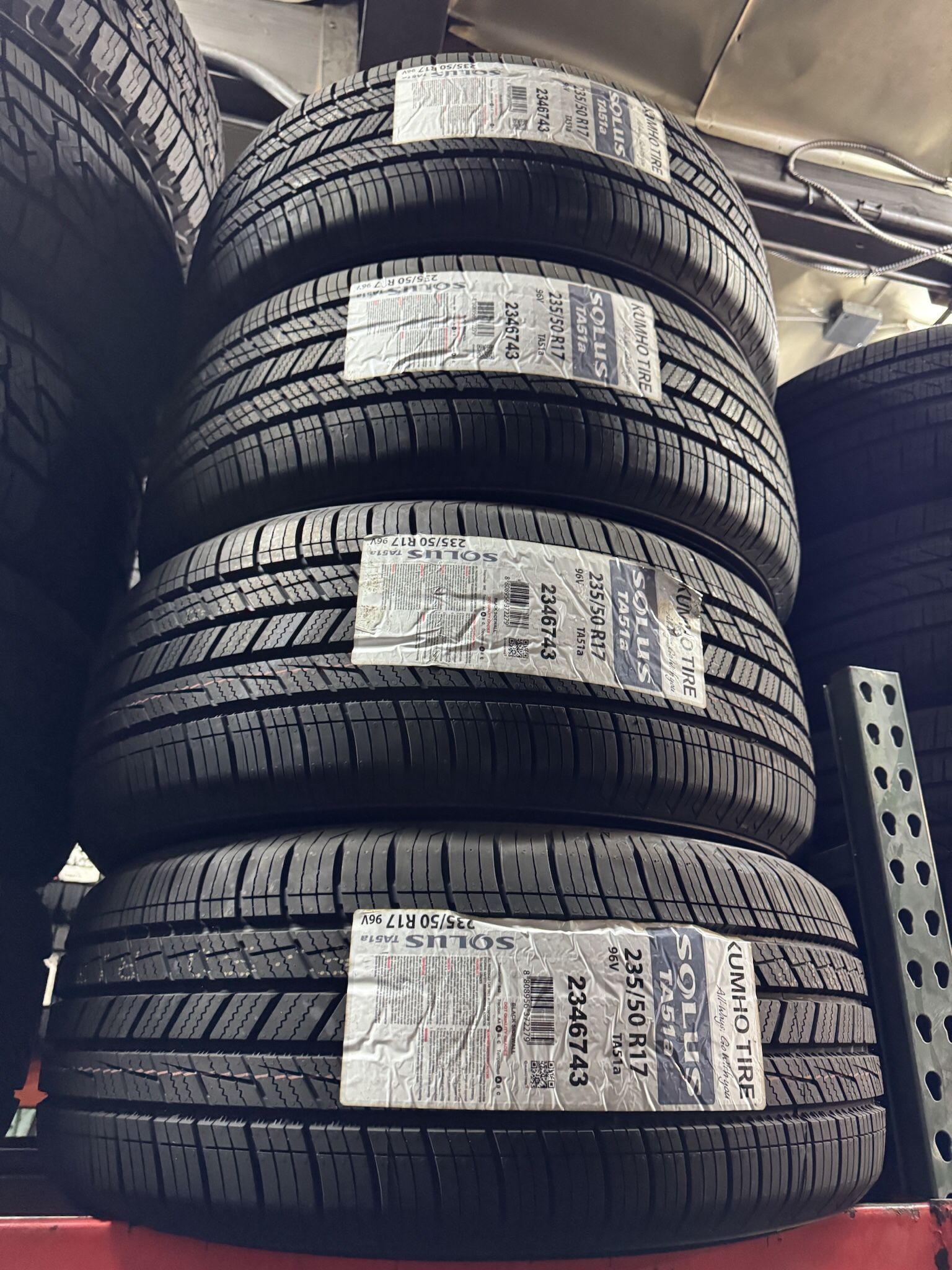 New Kumho 235/50R17 Tires