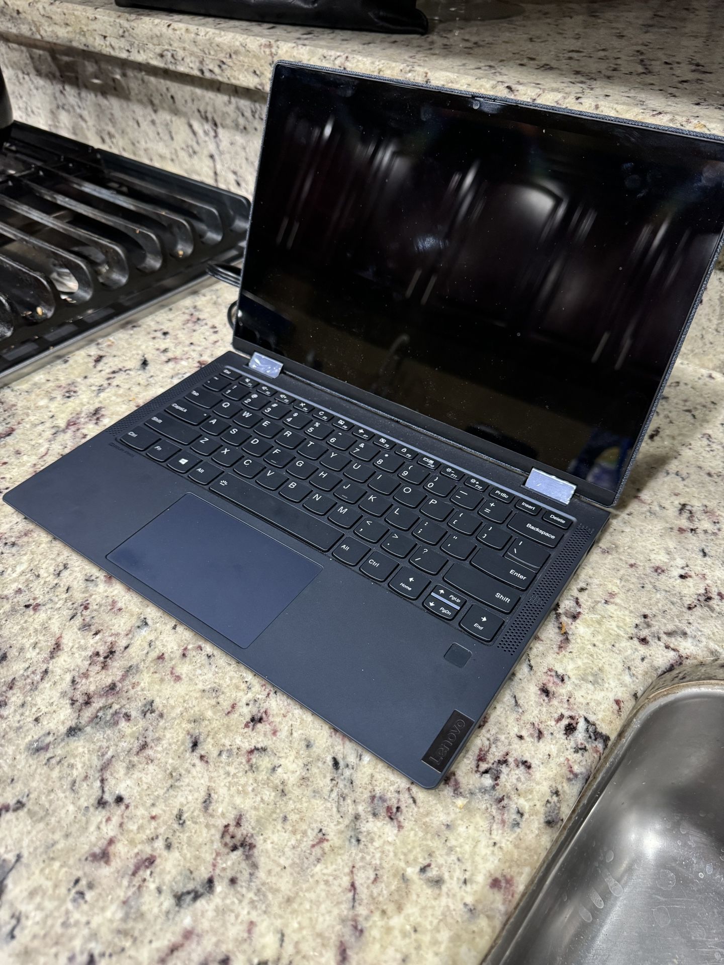 Yoga Lenovo computer