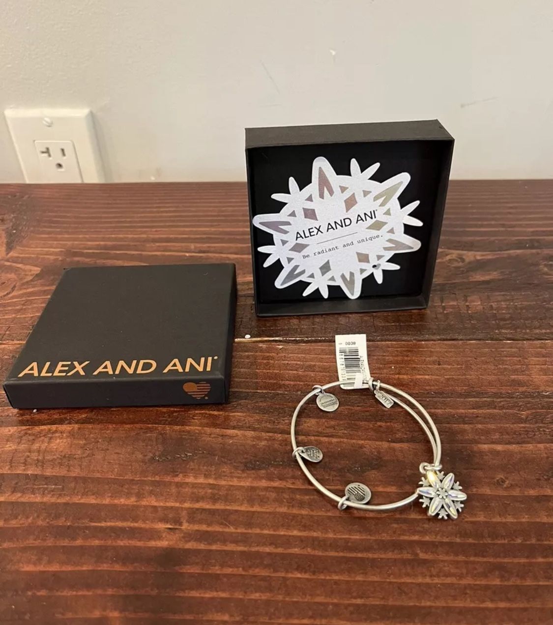 New Alex Ani 2017 Limited Edition Snowflake Bangle Charm Bracelet Silver Jewelry