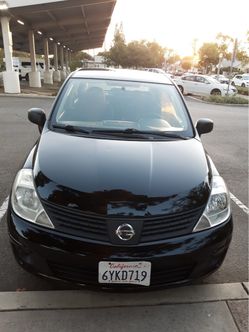 2011 Nissan Versa Black Sedan