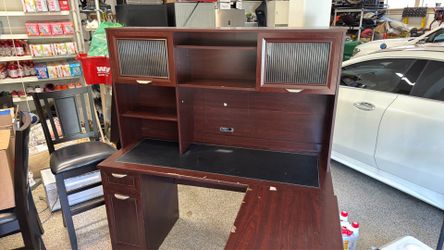 L shape desk with hutch free