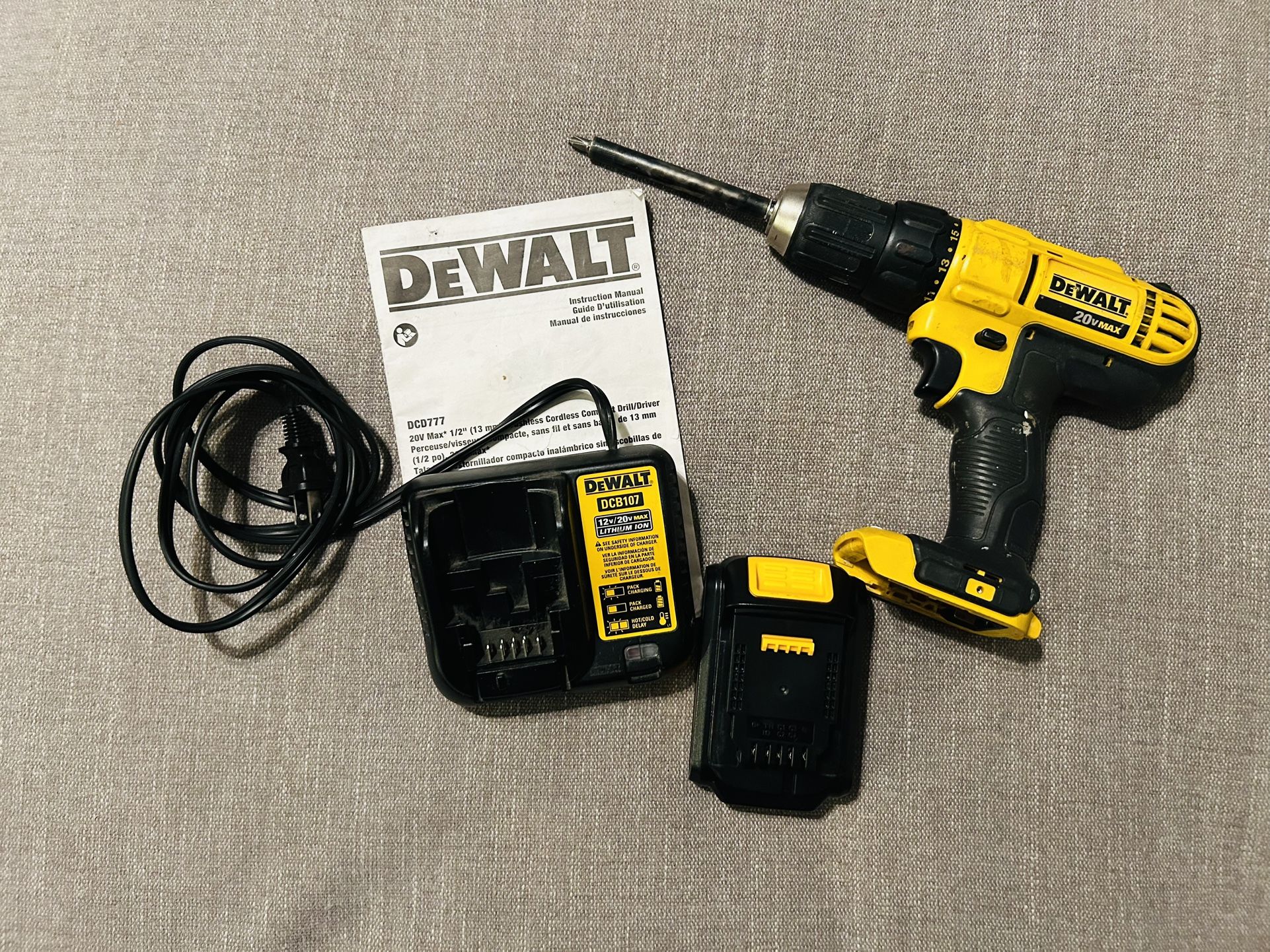 DeWalt DCD777 20V Max Cordless Drill Kit w/ Battery