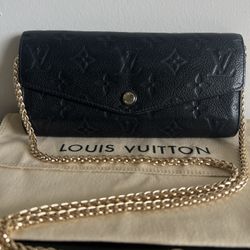 Louis Vuitton Authentic 