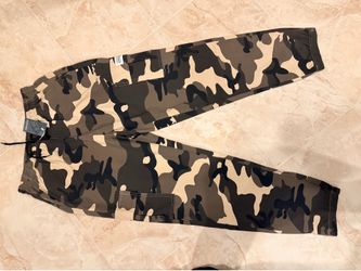 Camo cargo joggers
