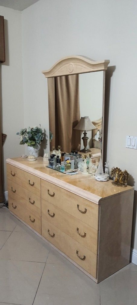 Dresser  With Mirror, 2 Small Nightstands And Queen Size Bed Frame