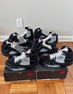 Jordan 5’s Metallic black