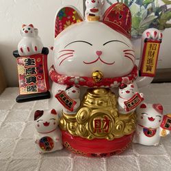 Chinese Lucky Cat Statue 