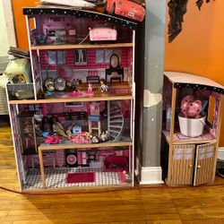 Doll House Garage 2 Barbie Cars and Barbies With Some Furniture 