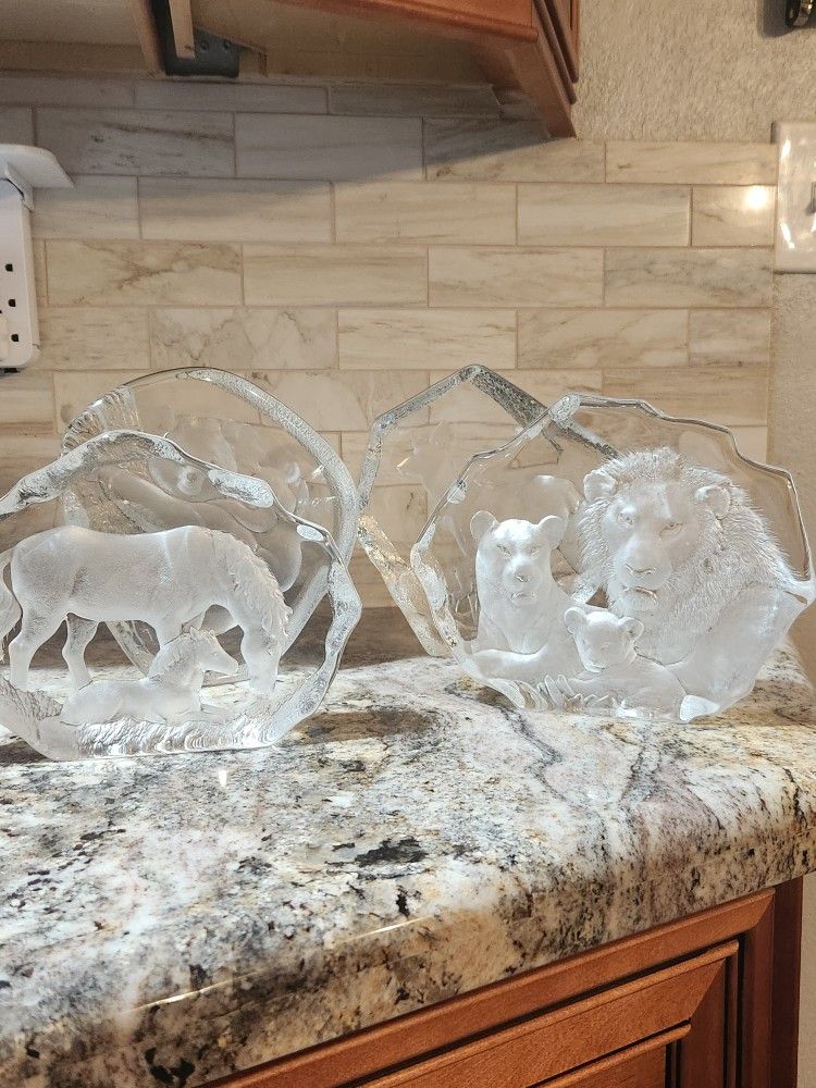 Mats Jonnason CHRYSTAL CARVINGS, PAPERWEIGHT.