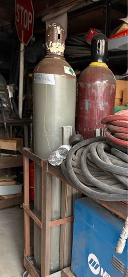 Welding tanks